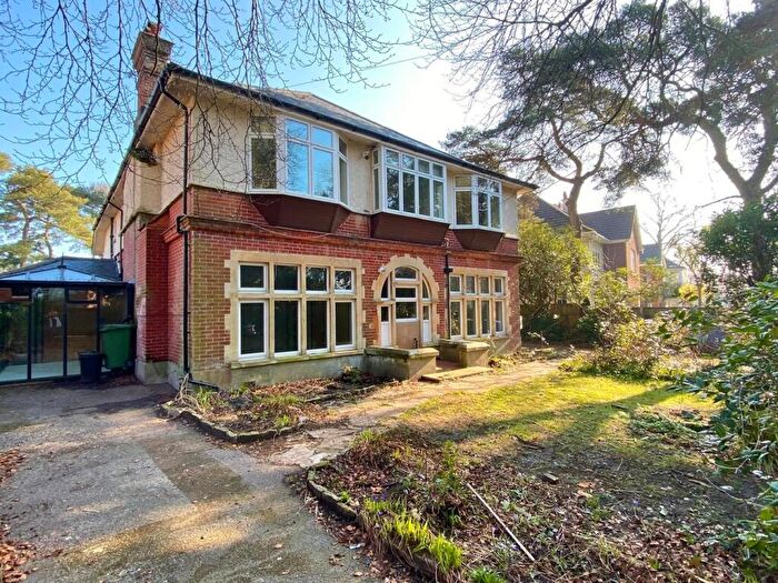 2 Bedroom Flat For Sale In Ground Floor Garden Apartment, Spur Hill Avenue, Lower Parkstone, BH14