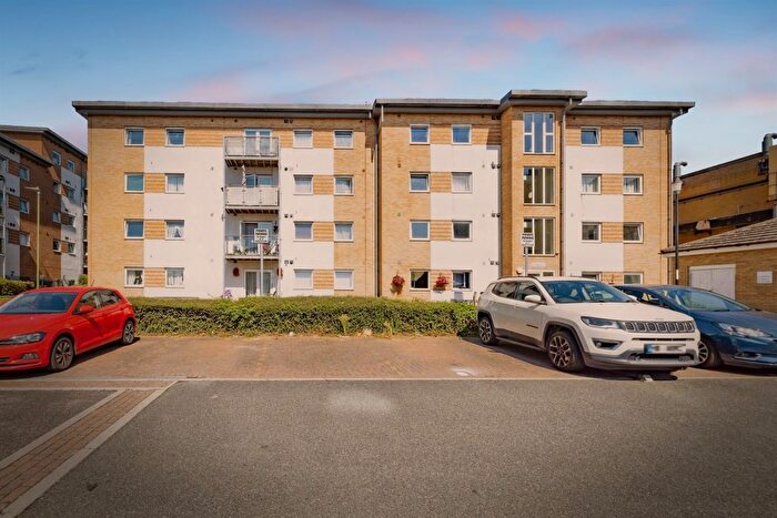1 Bedroom Flat For Sale In Observer Drive, Watford, WD18