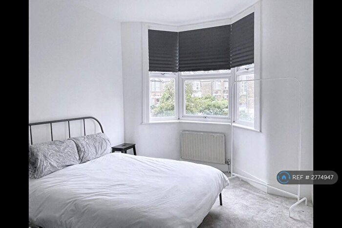 1 Bedroom Terraced House To Rent In Kirkstall Avenue, London, N17