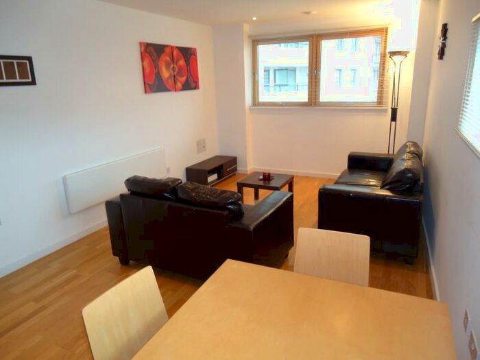 2 Bedroom Apartment To Rent In Gateway South, Marsh Lane, LS9