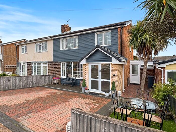 3 Bedroom Semi-Detached House For Sale In Cameron Close, Newport, PO30