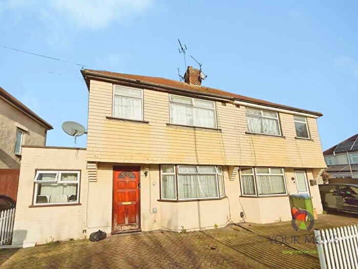 5 Bedroom Semi Detached House To Rent In Birkdale Road, London, SE2