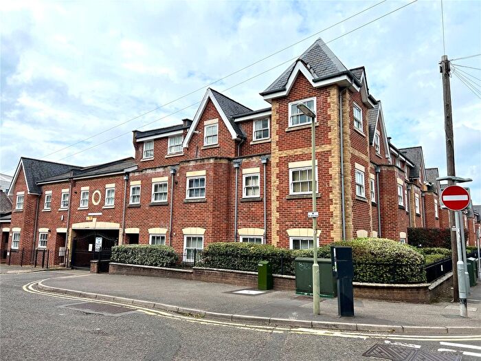 2 Bedroom Flat For Sale In The Bars, Guildford, Surrey, GU1