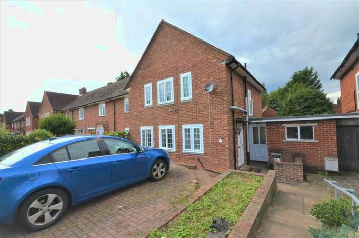 3 Bedroom Semi-Detached House To Rent In Laburnum Way, , Bromley, BR2