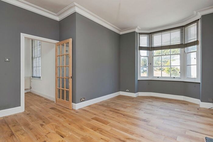 2 Bedroom Flat For Sale In The Rear, Pantiles, Tunbridge Wells, Kent, TN2