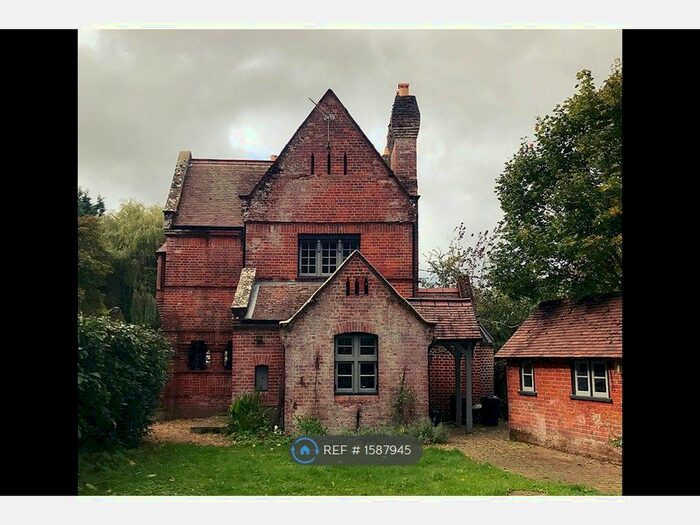 3 Bedroom Detached House To Rent In Ringwood Road, Christchurch, BH23