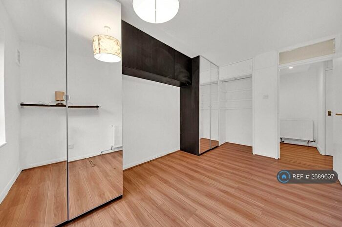 2 Bedroom Flat To Rent In Camellia Court, Woodford Green, IG8