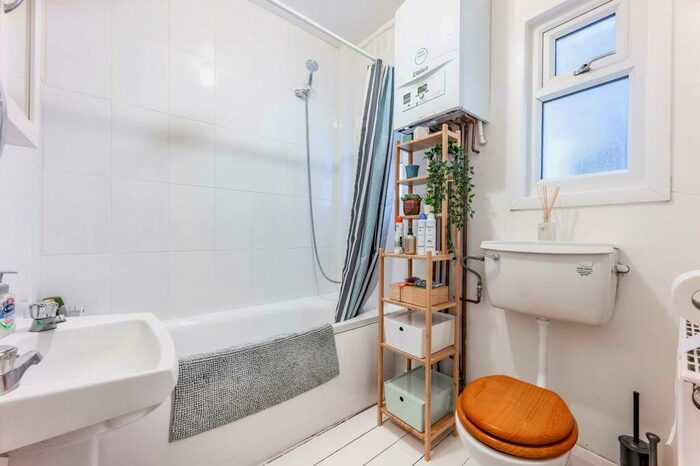 Studio To Rent In East Dulwich Road, East Dulwich, London, SE22