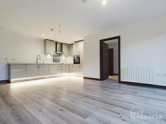 2 Bedroom Apartment To Rent In Mill Wood, Eleanore House Mill Wood, ME14