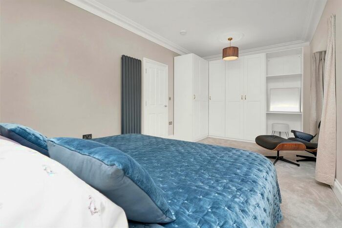 1 Bedroom Flat To Rent In Woodstock Avenue, London, W13