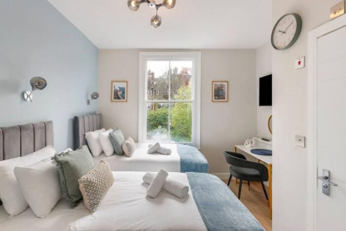 1 Bedroom Studio To Rent In Graham Rd, London, E8