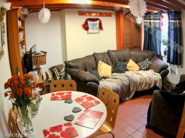 5 Bedroom House To Rent In The Crescent, Bangor, Gwynedd, LL57