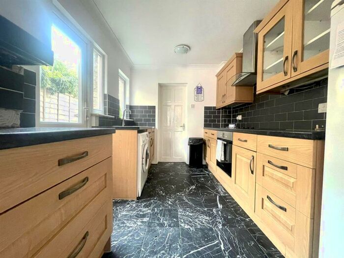 3 Bedroom Terraced House To Rent In Lincoln Road, Enfield, EN1