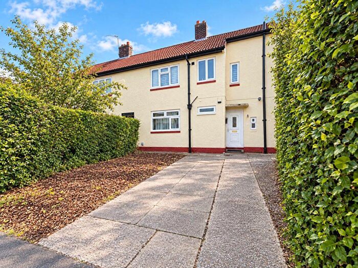 2 Bedroom Flat For Sale In Heyland Road, Manchester, M23