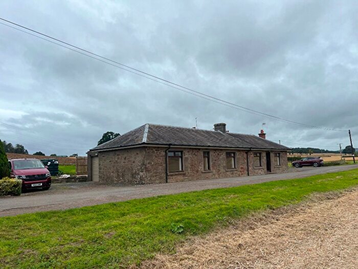 2 Bedroom Cottage To Rent In Huntly Farm, Invergowrie, Dundee, DD2