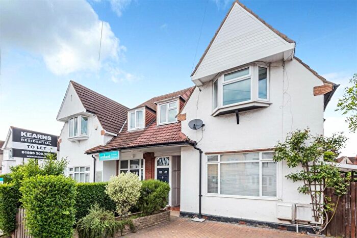 2 Bedroom Maisonette To Rent In Elm Avenue, Ruislip, HA4
