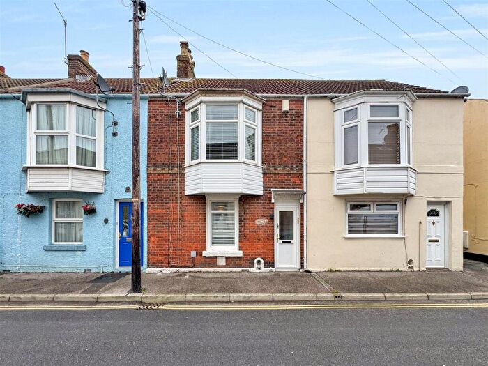 2 Bedroom Terraced House For Sale In Hardwick Street, Weymouth, DT4