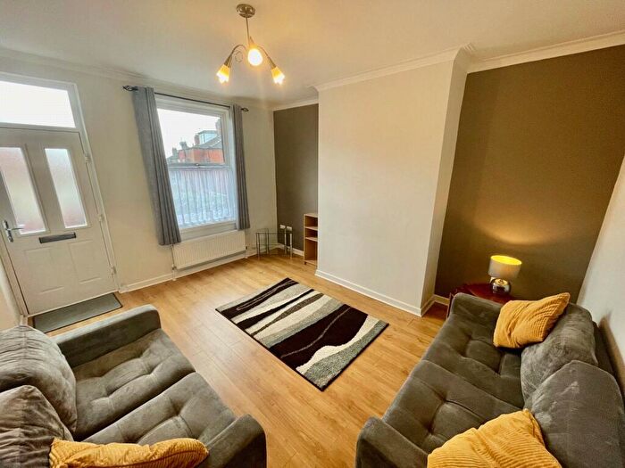 2 Bedroom Terraced House To Rent In Bankfield Terrace, Burley, Leeds, LS4