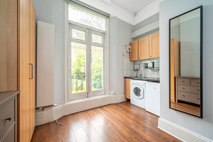 Studio To Rent In Adamson Road, Belsize Park, London, NW3