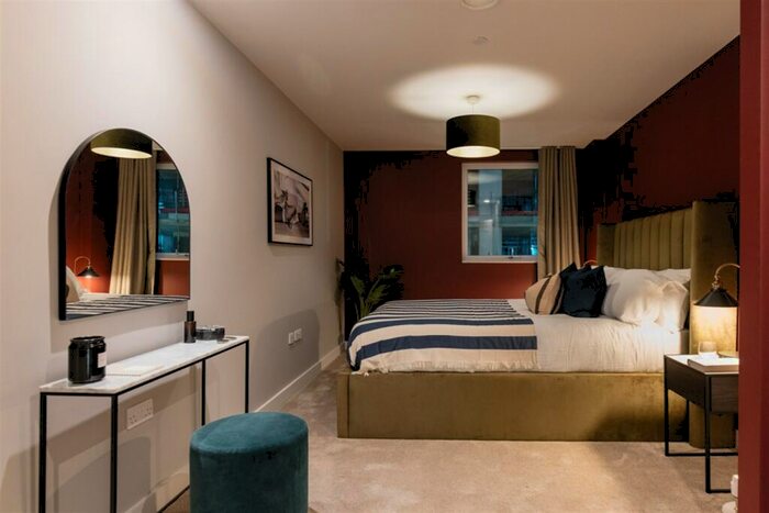 3 Bedroom Apartment To Rent In Quarry Hill, Leeds, LS2