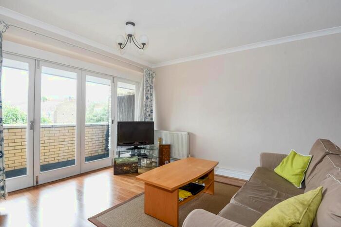 1 Bedroom Flat To Rent In The Colonnades, Porchester Square W2