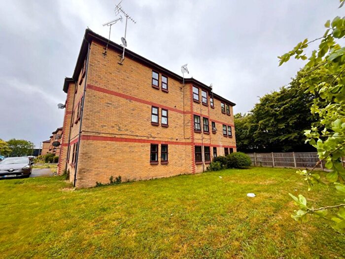 2 Bedroom Apartment To Rent In Laburnham Court, The Woodlands, Shoeburyness, Essex, SS3