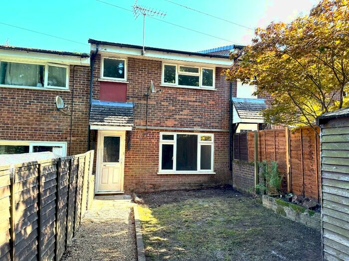 3 Bedroom Terraced House To Rent In Birch Road, GU35