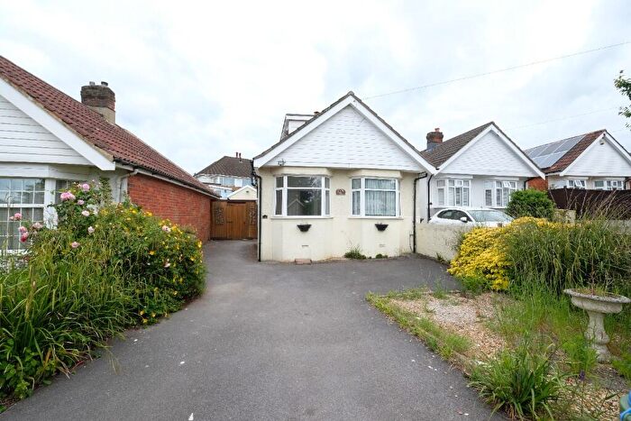 3 Bedroom Detached Bungalow To Rent In Avon Road, Southampton, SO18
