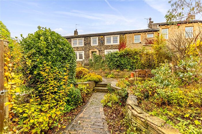 3 Bedroom Terraced House For Sale In Sharp Lane, Almondbury, Huddersfield, HD4