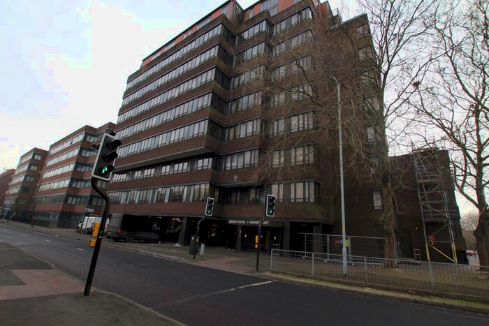 2 Bedroom Flat To Rent In Farnsby Street, Swindon SN1