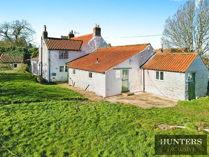 6 Bedroom Detached House For Sale In Folkton, Scarborough, YO11