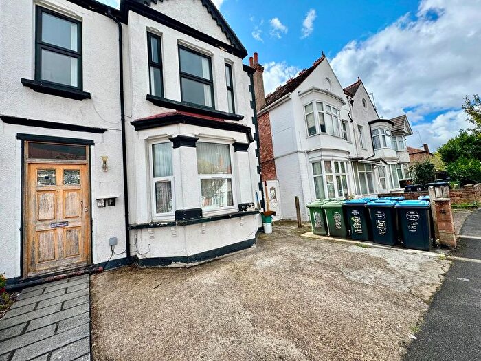 2 Bedroom Maisonette To Rent In District Road, Wembley, HA0
