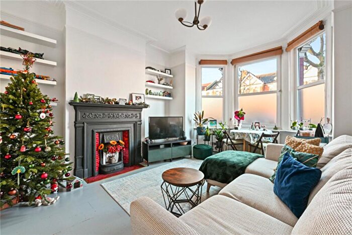 2 Bedroom Apartment For Sale In Chandos Road, London, NW2