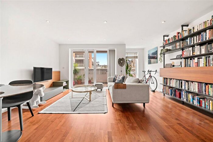 2 Bedroom Apartment For Sale In Rutherford House, Battersea Park Road, Battersea, London, SW11