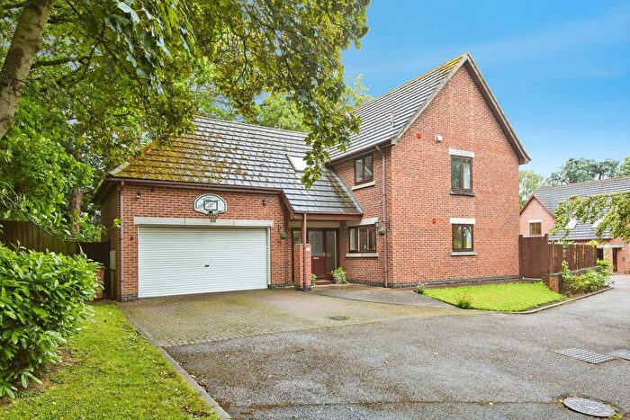 4 Bedroom Detached House For Sale In Warwick Avenue, Derby, Derbyshire, DE23