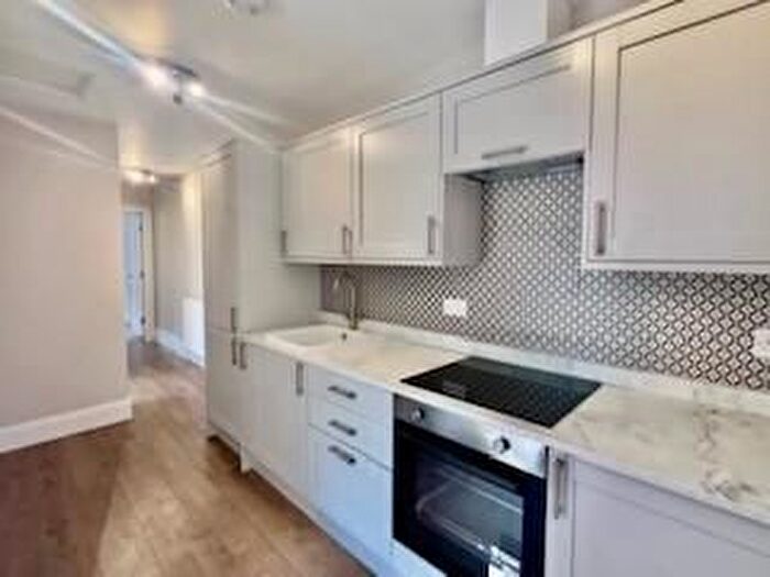 2 Bedroom Maisonette To Rent In Sunninghill, Berkshire, SL5