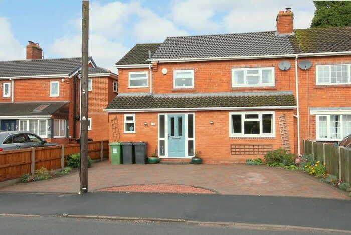 4 Bedroom Semi-Detached House For Sale In Woodgate Way, Belbroughton, Stourbridge, DY9