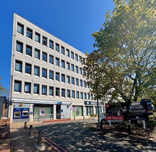 2 Bedroom Apartment To Rent In Ariel House, B26