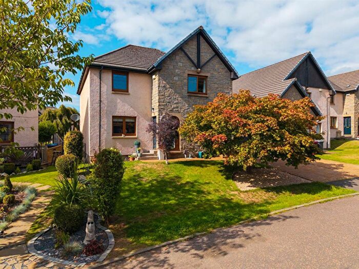 5 Bedroom Link Detached House For Sale In Barns Neuk, Dundee, DD4