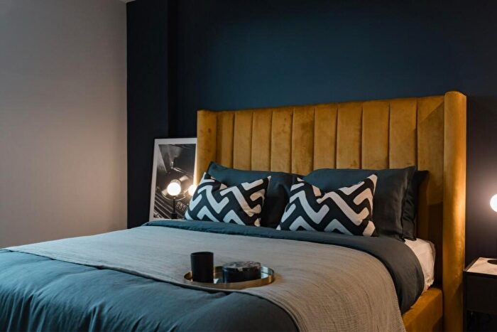 1 Bedroom Flat To Rent In New York Square, Soyo, Quarry Hill, Leeds, West Yorkshire, LS2