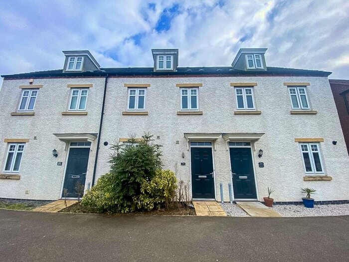 3 Bedroom Town House To Rent In Severus Crescent, North Hykeham, Lincoln, LN6