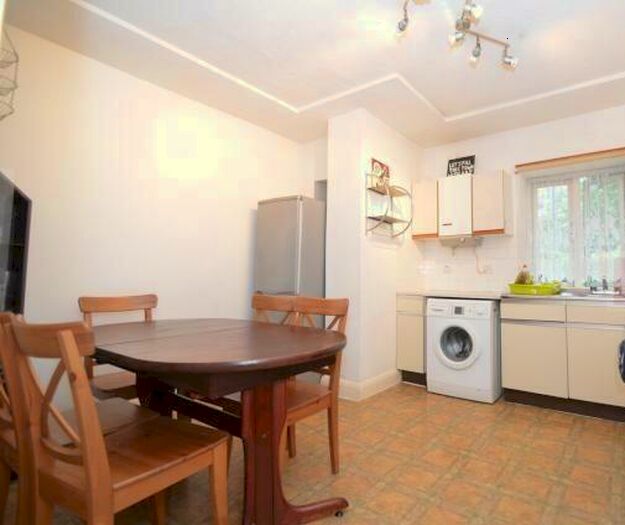 4 Bedroom Flat To Rent In New North Road, Islington, London, N1