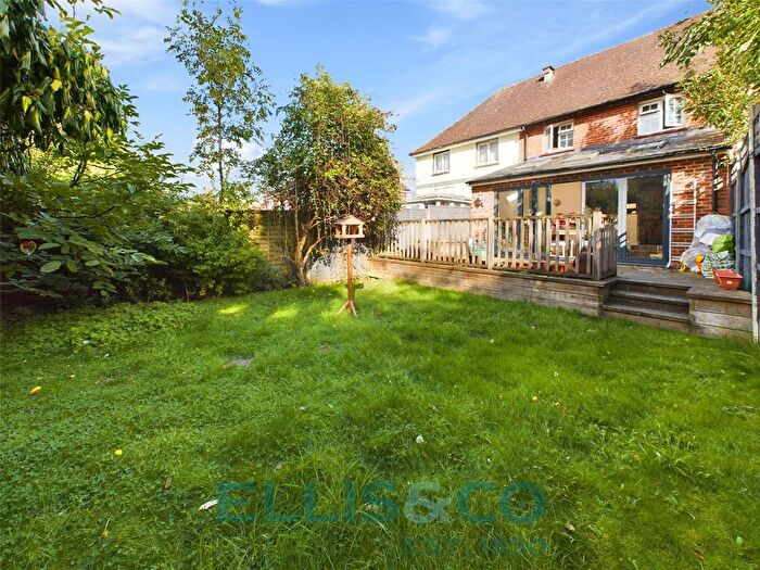 3 Bedroom Terraced House For Sale In Barnetts Road, Leigh, Tonbridge, Kent, TN11