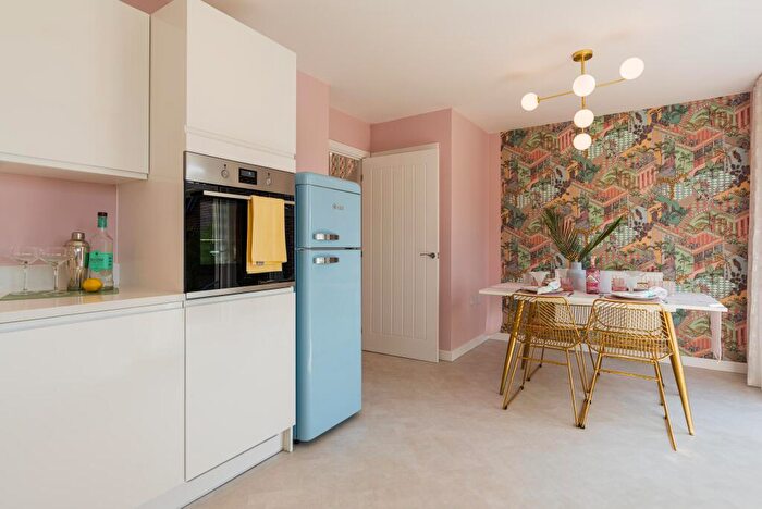 3 Bedroom End Of Terrace House For Sale In Queensway, Llanwern, Newport, NP19