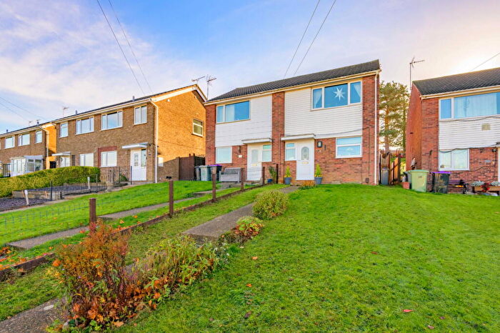 3 Bedroom Semi Detached House For Sale In Fifth Avenue In Grantham, NG31