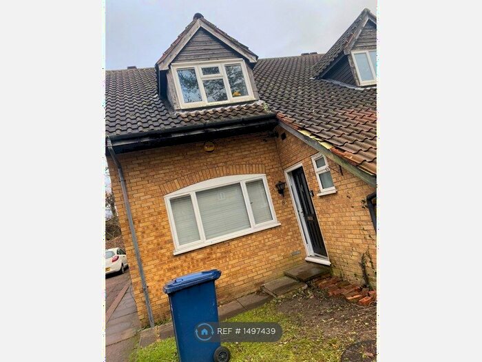 4 Bedroom Semi-Detached House To Rent In Morell Close, Barnet, EN5