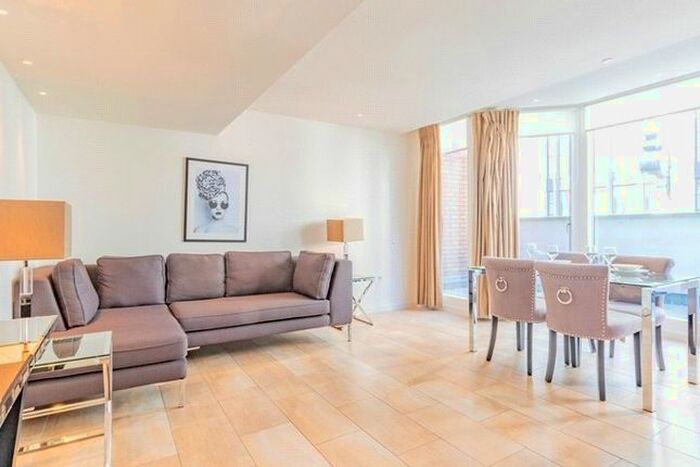 2 Bedroom Flat To Rent In Young Street, London, Uk, W8