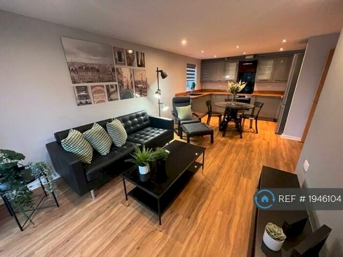 2 Bedroom Flat To Rent In Gilbert House, Salford, M5