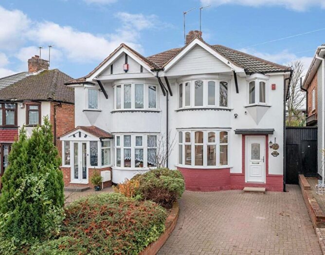 3 Bedroom Semi Detached House To Rent In Charlbury Crescent, Yardley, Birmingham, B26