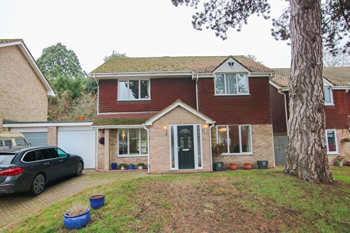 4 Bedroom Detached House To Rent In Starmead Drive, Wokingham, RG40